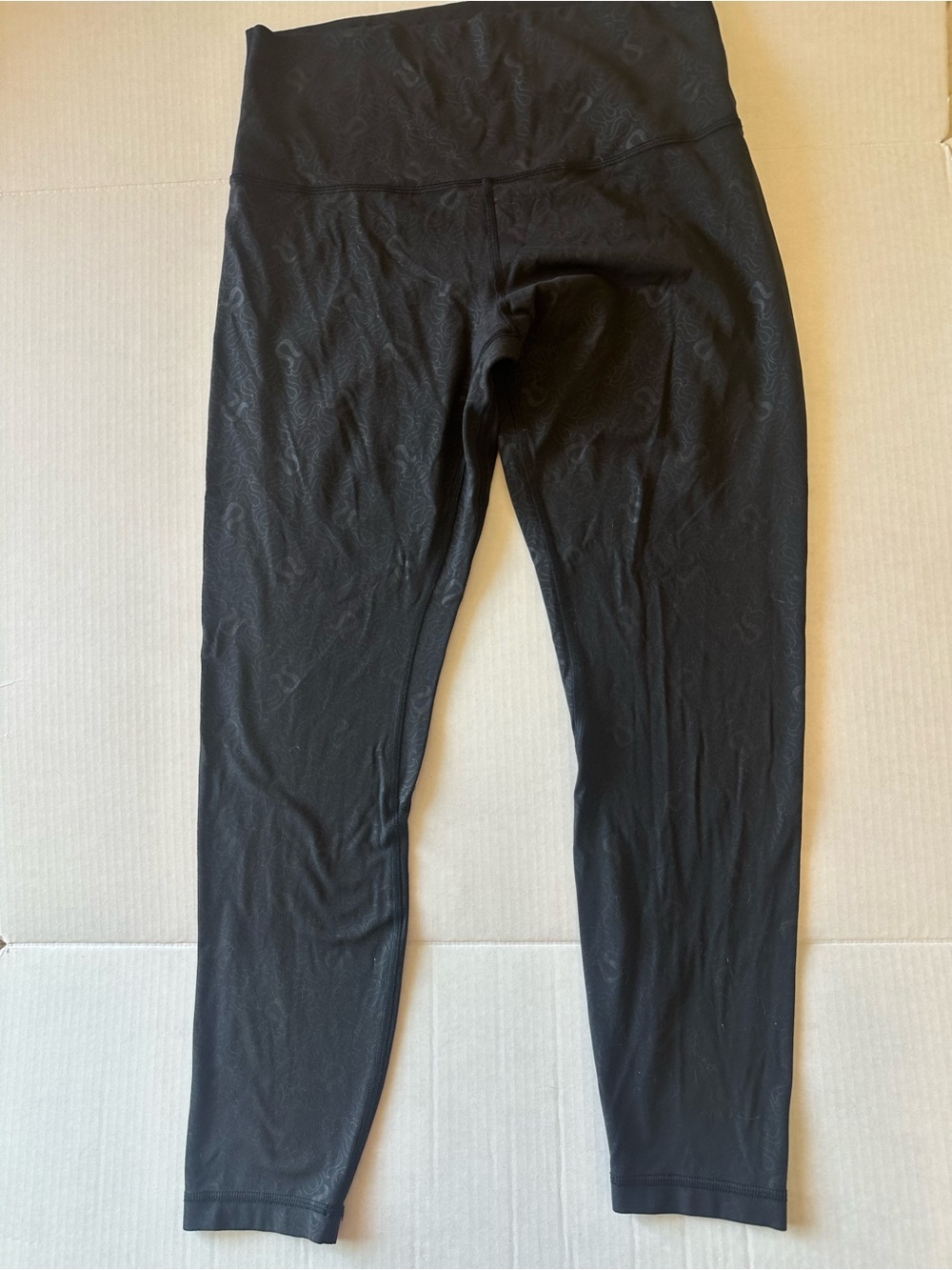 Lululemon Align High-Rise Pant 25"
Yogo Emboss Black logo pants Special Edition